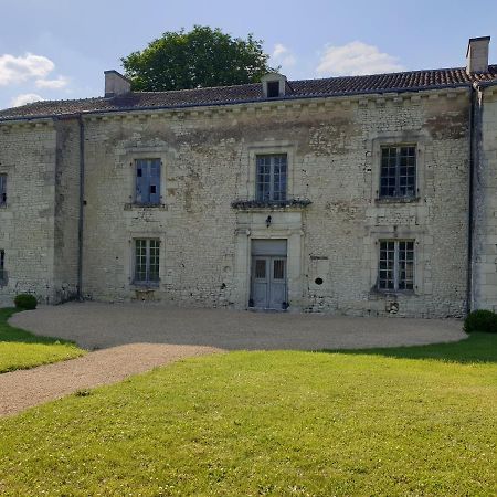 Domaine De Bourgville Monts-sur-Guesnes Εξωτερικό φωτογραφία
