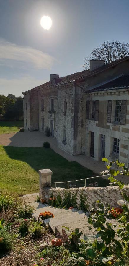 Domaine De Bourgville Monts-sur-Guesnes Εξωτερικό φωτογραφία